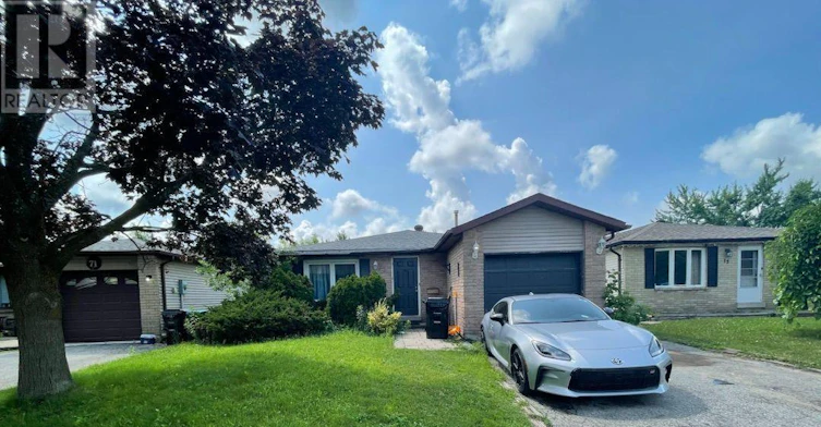 2-73 Hickling Trail, Barrie, ON, L4M 5S7