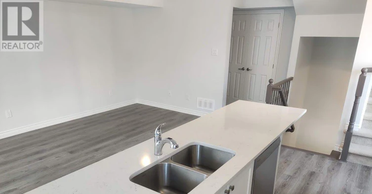 800 Kiniw Private, Ottawa, ON, K1K 5A3 - 4
