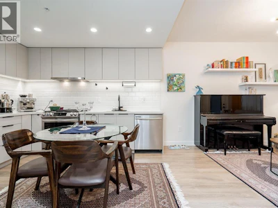 112-3038 St. George Street - 4
