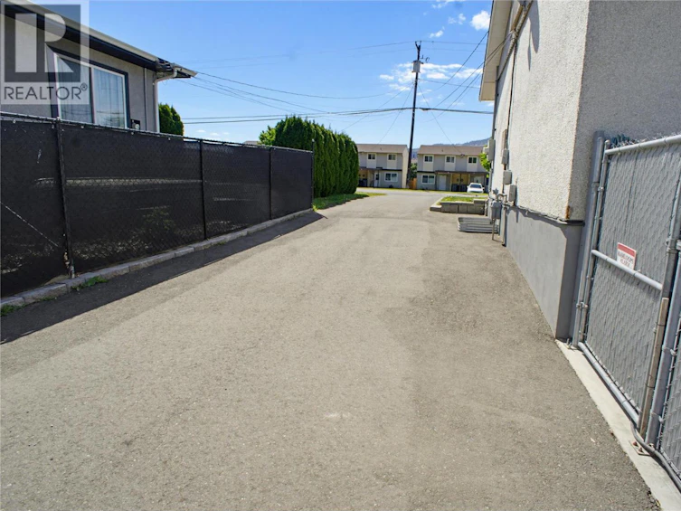 1684 Greenfield Avenue, Kamloops, BC, V2B 4N6 - 30
