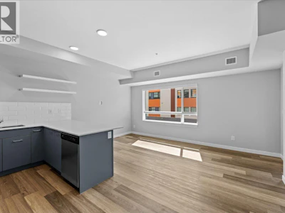 210-722 Valley Road - 4