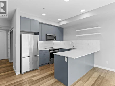 210-722 Valley Road - 5
