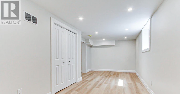 B-4 Carrington Place, Bradford West Gwillimbury, ON, L3Z 2V3 - 13