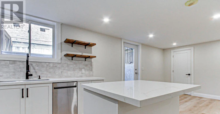 B-4 Carrington Place, Bradford West Gwillimbury, ON, L3Z 2V3 - 8