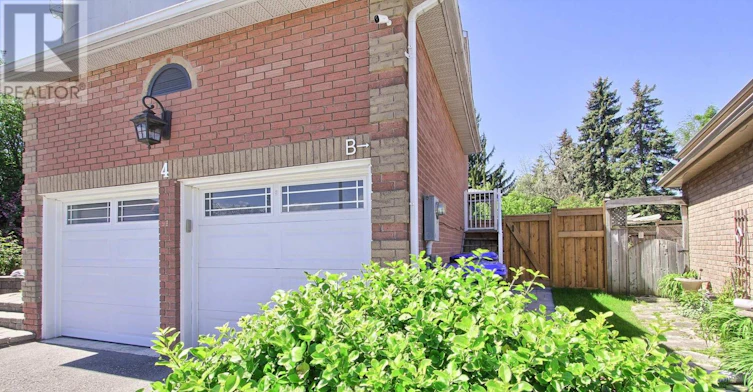 B-4 Carrington Place, Bradford West Gwillimbury, ON, L3Z 2V3 - 2