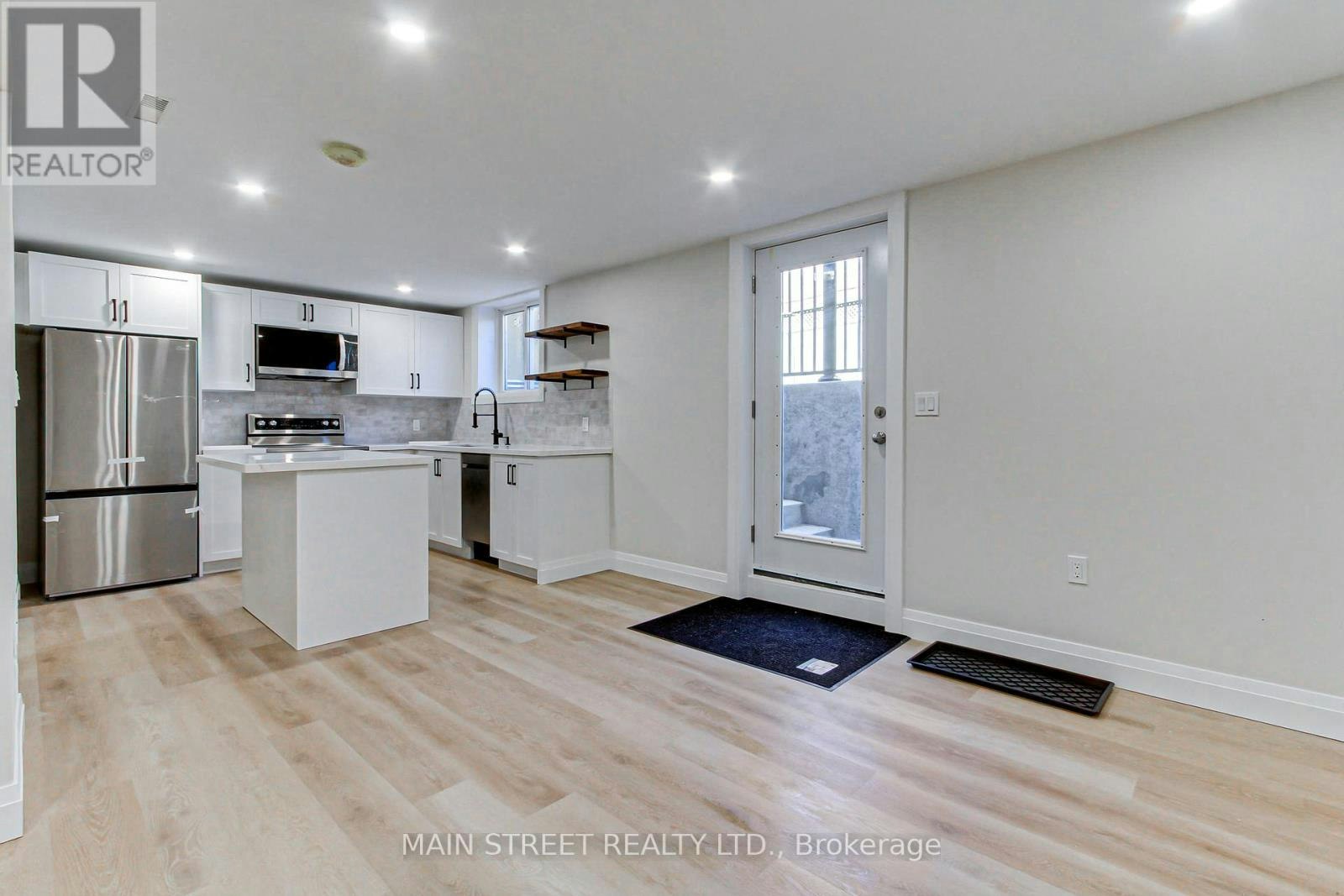 B-4 Carrington Place, Bradford West Gwillimbury, ON, L3Z 2V3 - 10