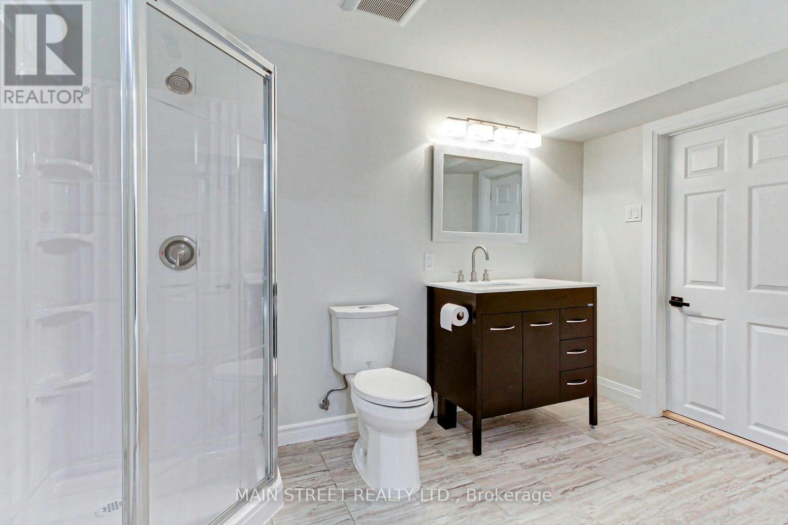 B-4 Carrington Place, Bradford West Gwillimbury, ON, L3Z 2V3 - 16