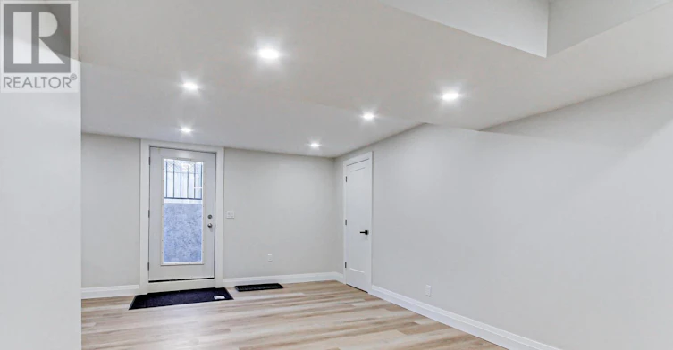 B-4 Carrington Place, Bradford West Gwillimbury, ON, L3Z 2V3 - 11