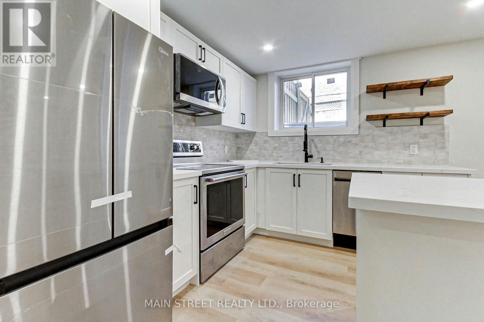 B-4 Carrington Place, Bradford West Gwillimbury, ON, L3Z 2V3 - 6