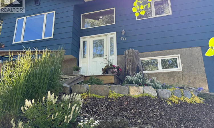 70 Ridgemont Lane