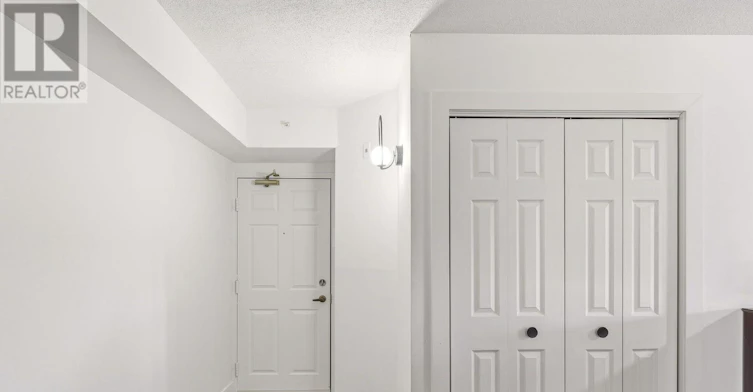 215-1411 Walkers Line, Burlington, ON, L7M 4P5 - 2