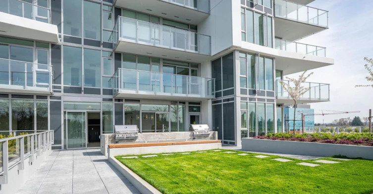 2707-9675 King George Boulevard, Surrey, BC, V3T 0T7 - 28