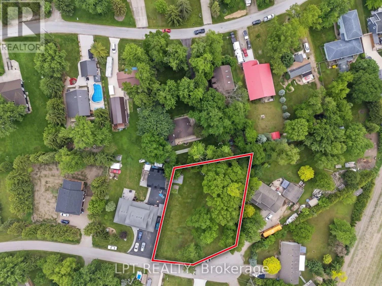 8459 Adams Court, Lambton Shores, ON, N0M 1T0 - 2