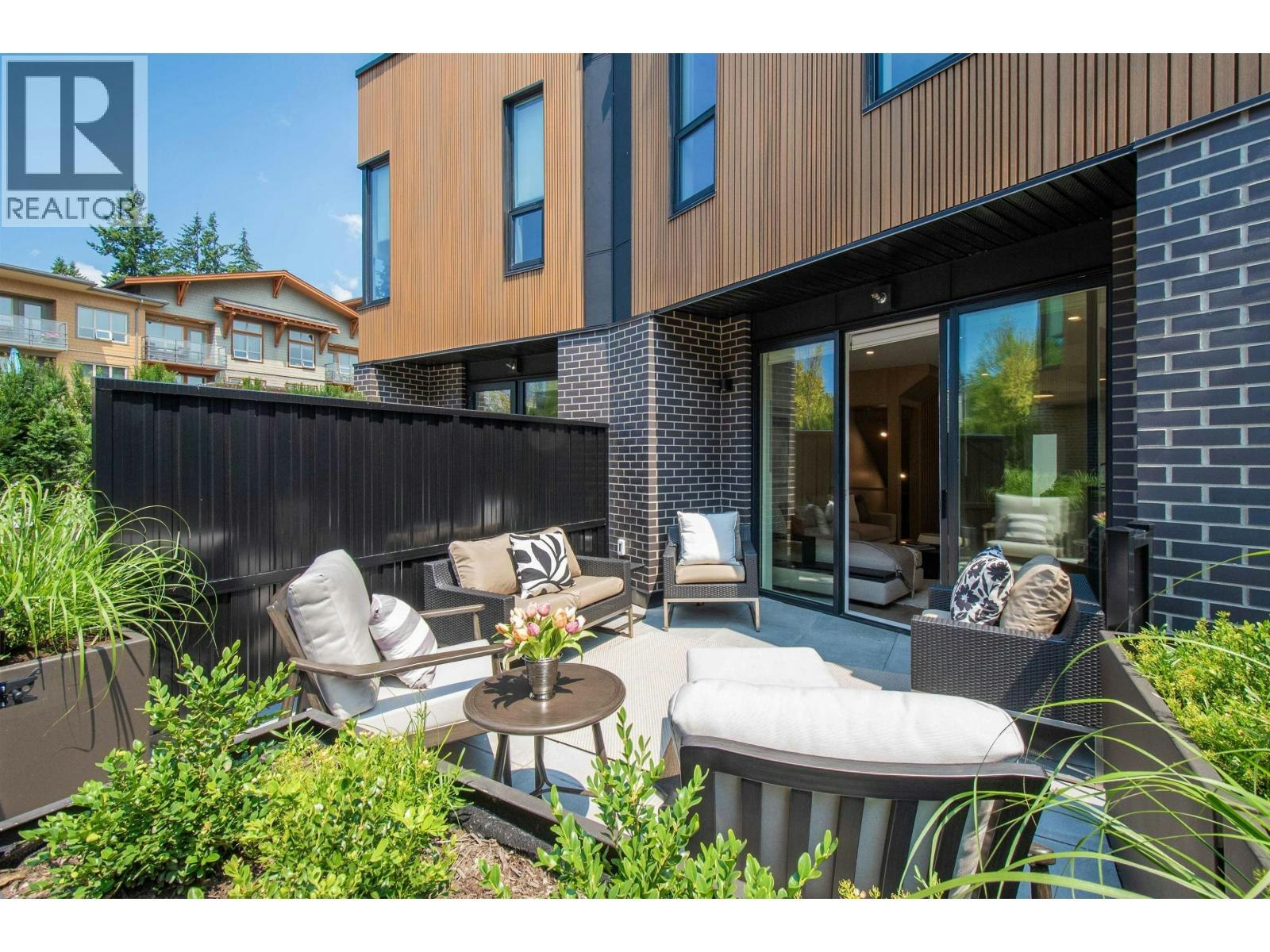 3181 Canfield Crescent, North Vancouver, BC, V7R 2V9