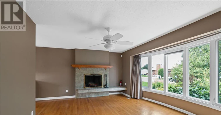 12 Oakwood Avenue, Ottawa, ON, K2E 6A5 - 4