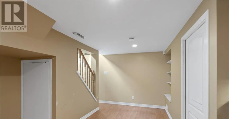 12 Oakwood Avenue, Ottawa, ON, K2E 6A5 - 24