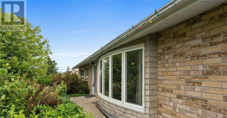 12 Oakwood Avenue, Ottawa, ON, K2E 6A5 - 3