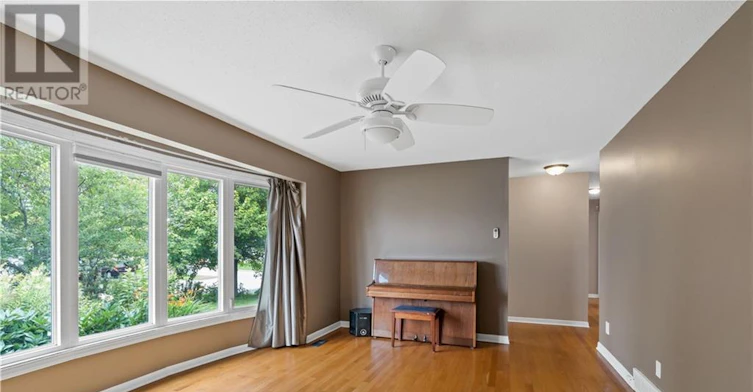 12 Oakwood Avenue, Ottawa, ON, K2E 6A5 - 5