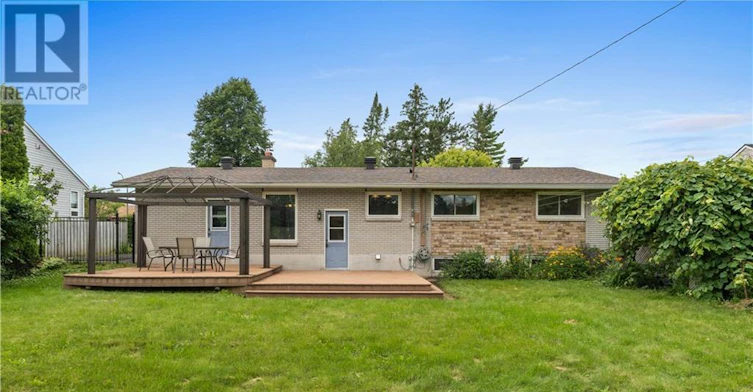 12 Oakwood Avenue, Ottawa, ON, K2E 6A5 - 29