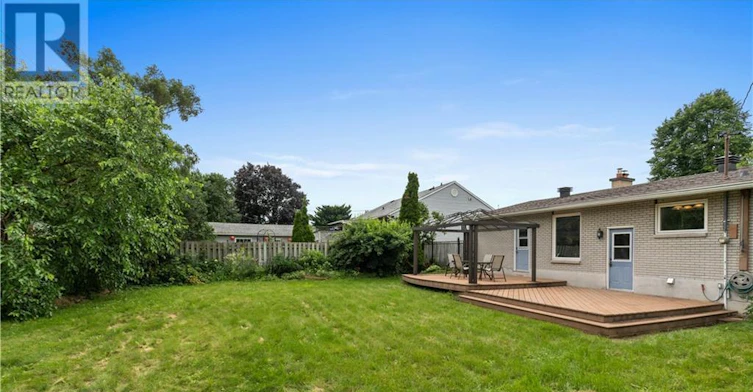 12 Oakwood Avenue, Ottawa, ON, K2E 6A5 - 28