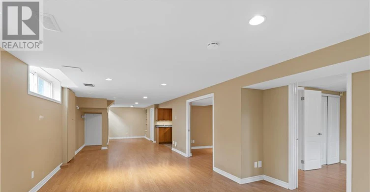 12 Oakwood Avenue, Ottawa, ON, K2E 6A5 - 23