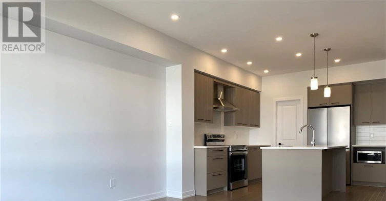 370 Walden Drive, Ottawa, ON, K2K 0M9 - 7