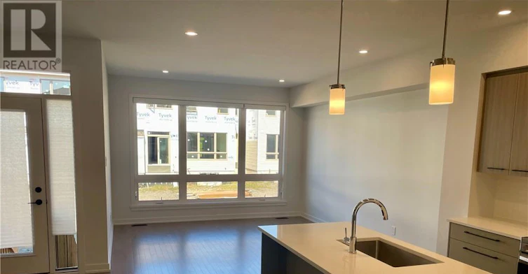 370 Walden Drive, Ottawa, ON, K2K 0M9 - 4