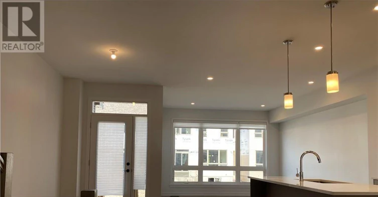 370 Walden Drive, Ottawa, ON, K2K 0M9 - 3