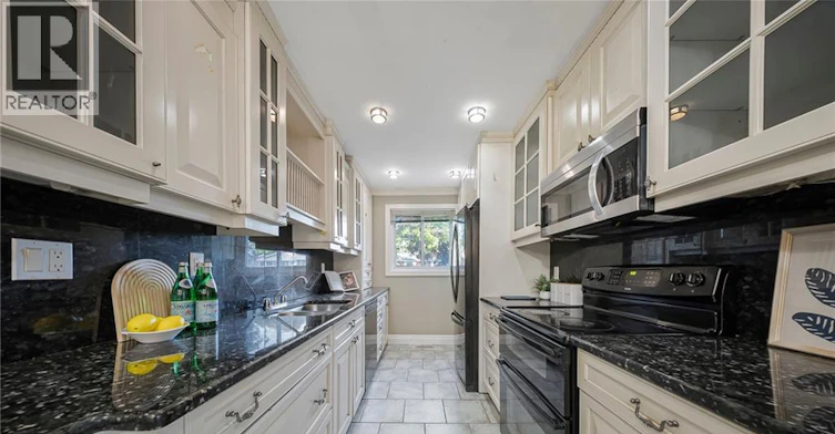 124 Dunsmere Drive, Kitchener, ON, N2E 1V7 - 12