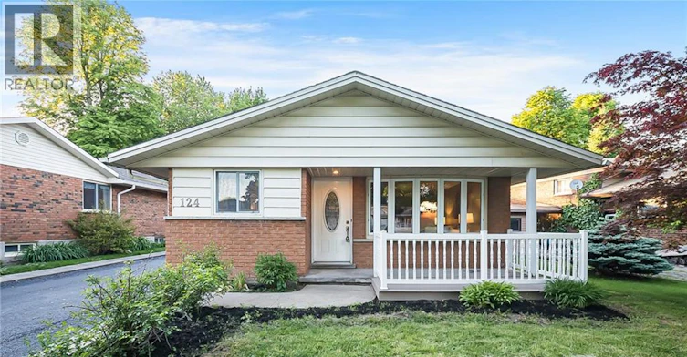 124 Dunsmere Drive, Kitchener, ON, N2E 1V7