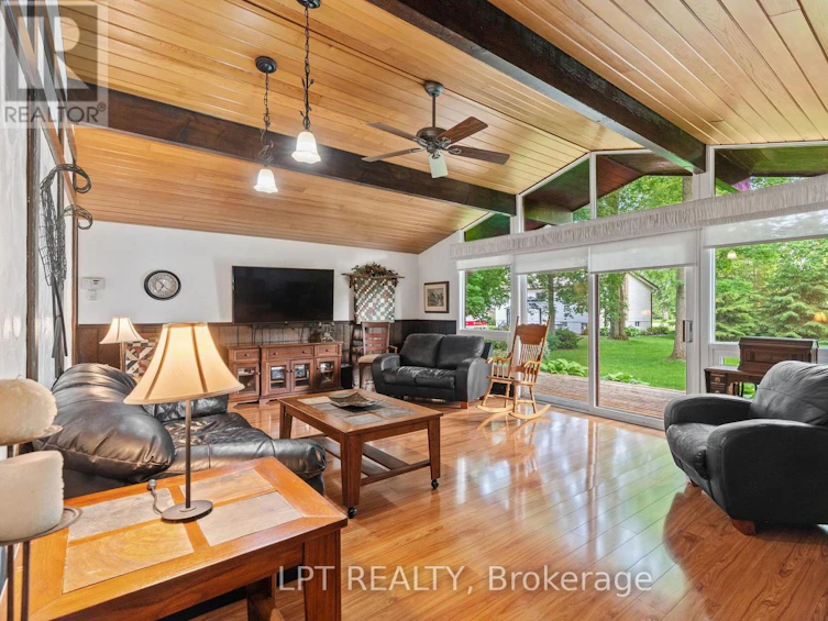 8452 Defore Drive, Lambton Shores, ON, N0M 1T0 - 7
