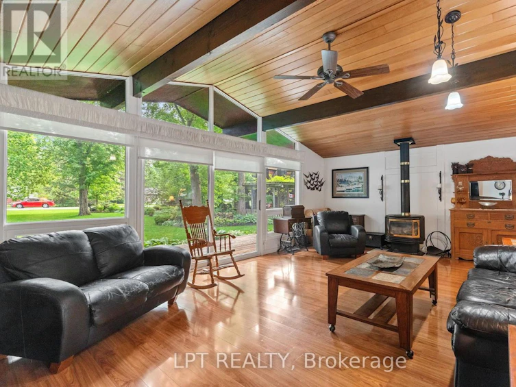 8452 Defore Drive, Lambton Shores, ON, N0M 1T0 - 9