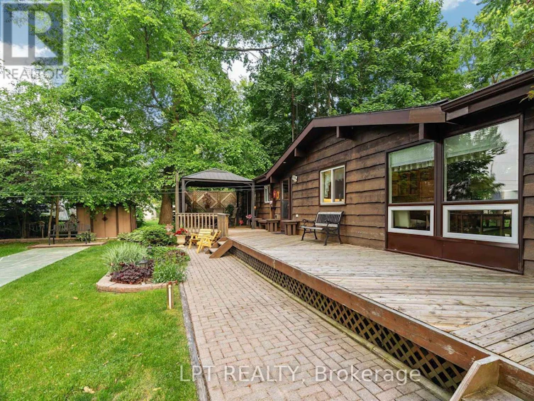 8452 Defore Drive, Lambton Shores, ON, N0M 1T0 - 35
