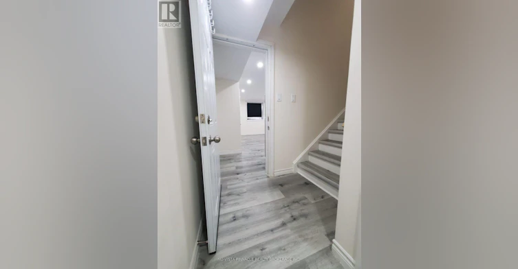 LOWER-289 Middleton Avenue, London, ON, N6L 0E9 - 5