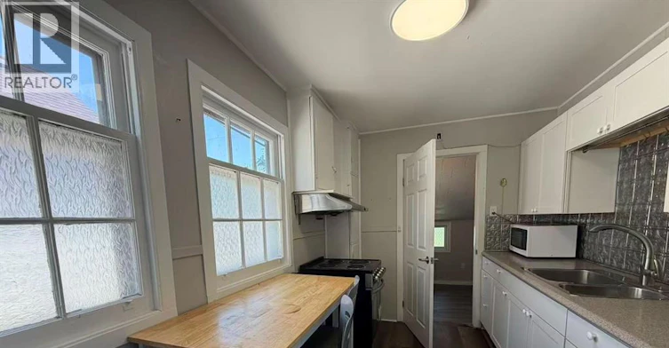 768 Bridge Avenue, Windsor, ON, N9B 2M6 - 4
