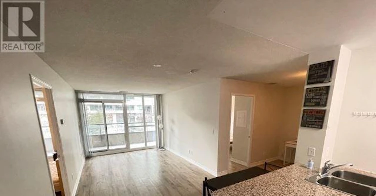 217-35 Hollywood Avenue, Toronto, ON, M2N 0A9 - 2