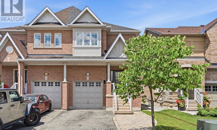 68 Old Orchard Crescent