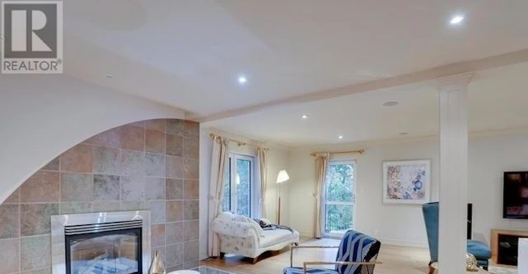 45 Aldershot Crescent, Toronto, ON, M2P 1L7 - 4