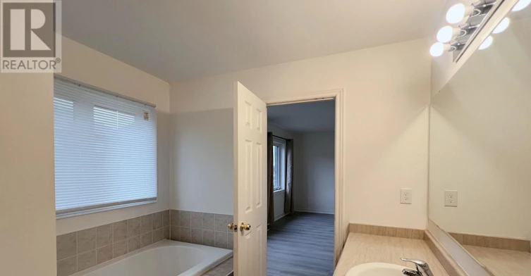 1ST&2ND-37 Kavanagh Avenue, East Gwillimbury, ON, L9N 0P6 - 4