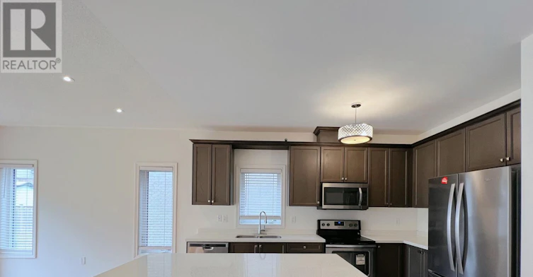 1ST&2ND-37 Kavanagh Avenue, East Gwillimbury, ON, L9N 0P6 - 11