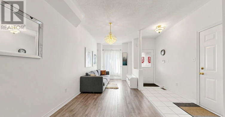 246 Farmstead Road, Richmond Hill, ON, L4S 2J8 - 3