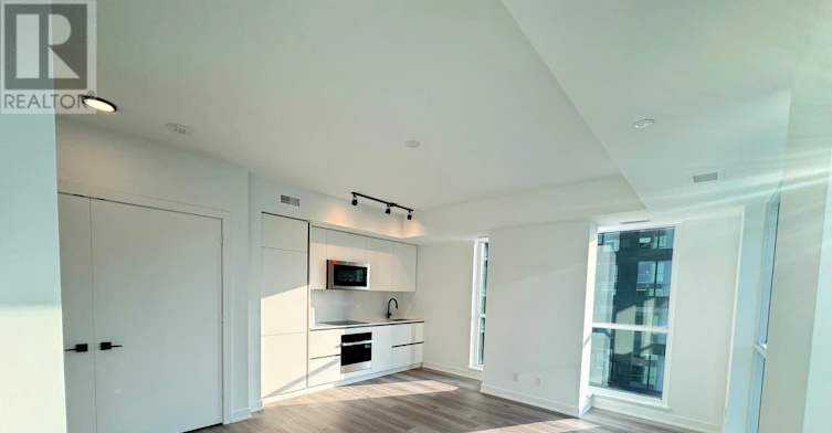 3203-327 King Street, Toronto, ON, M5V 0W7 - 2