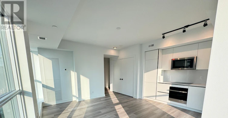 3203-327 King Street, Toronto, ON, M5V 0W7 - 3