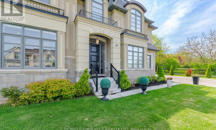 225 Prince George Crescent