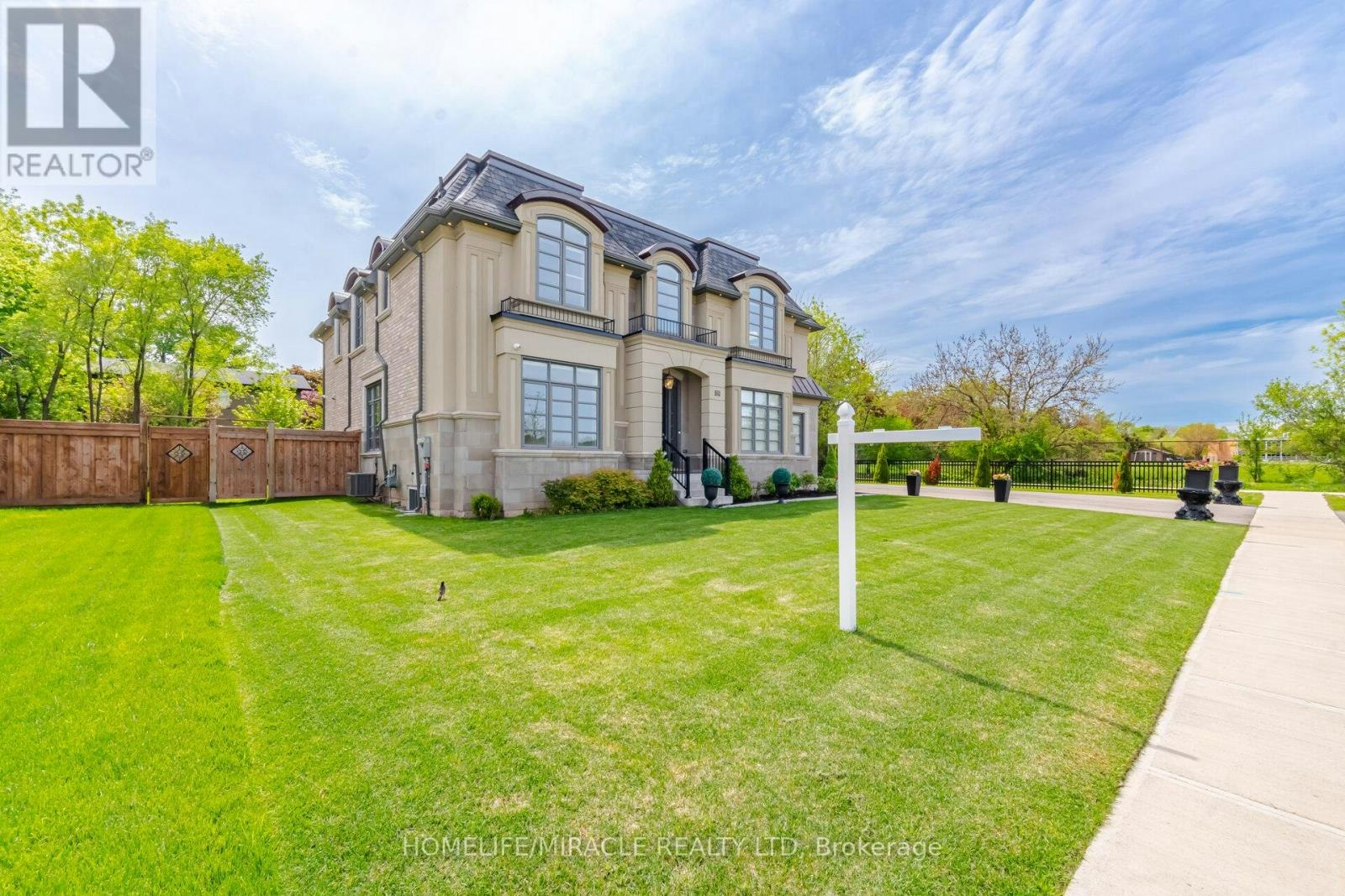 225 Prince George Crescent, Oakville, ON, L6L 6P2