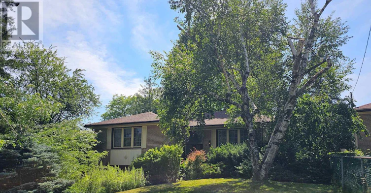 6 Fairhill Crescent, Toronto, ON, M3A 1N6 - 2