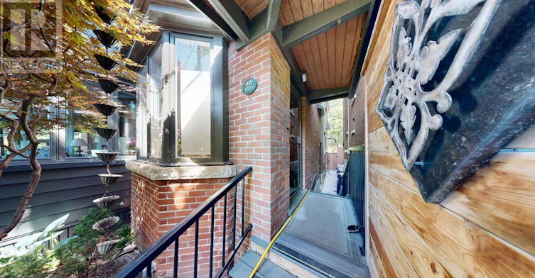 UPPER Level 130a Westminster Avenue, Toronto, ON, M6R 1N5 - 5