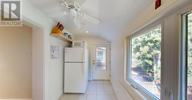 UPPER Level 130a Westminster Avenue, Toronto, ON, M6R 1N5 - 23