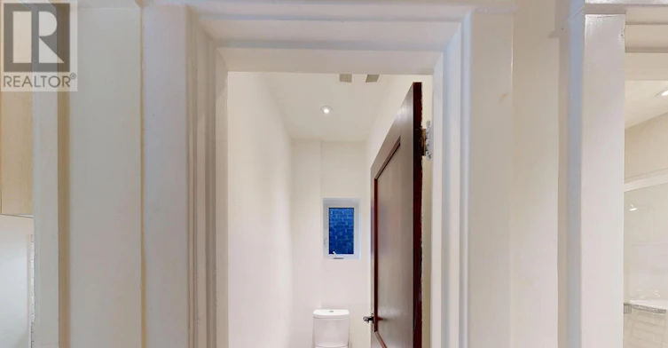 UPPER Level 130a Westminster Avenue, Toronto, ON, M6R 1N5 - 21