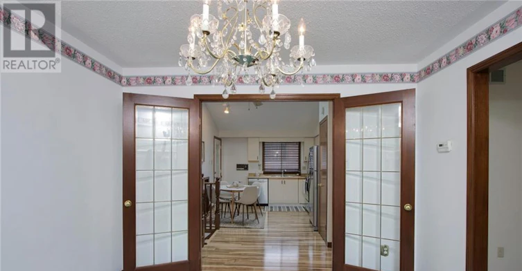 15 Wyndham Crescent, London, ON, N5Y 5G2 - 6